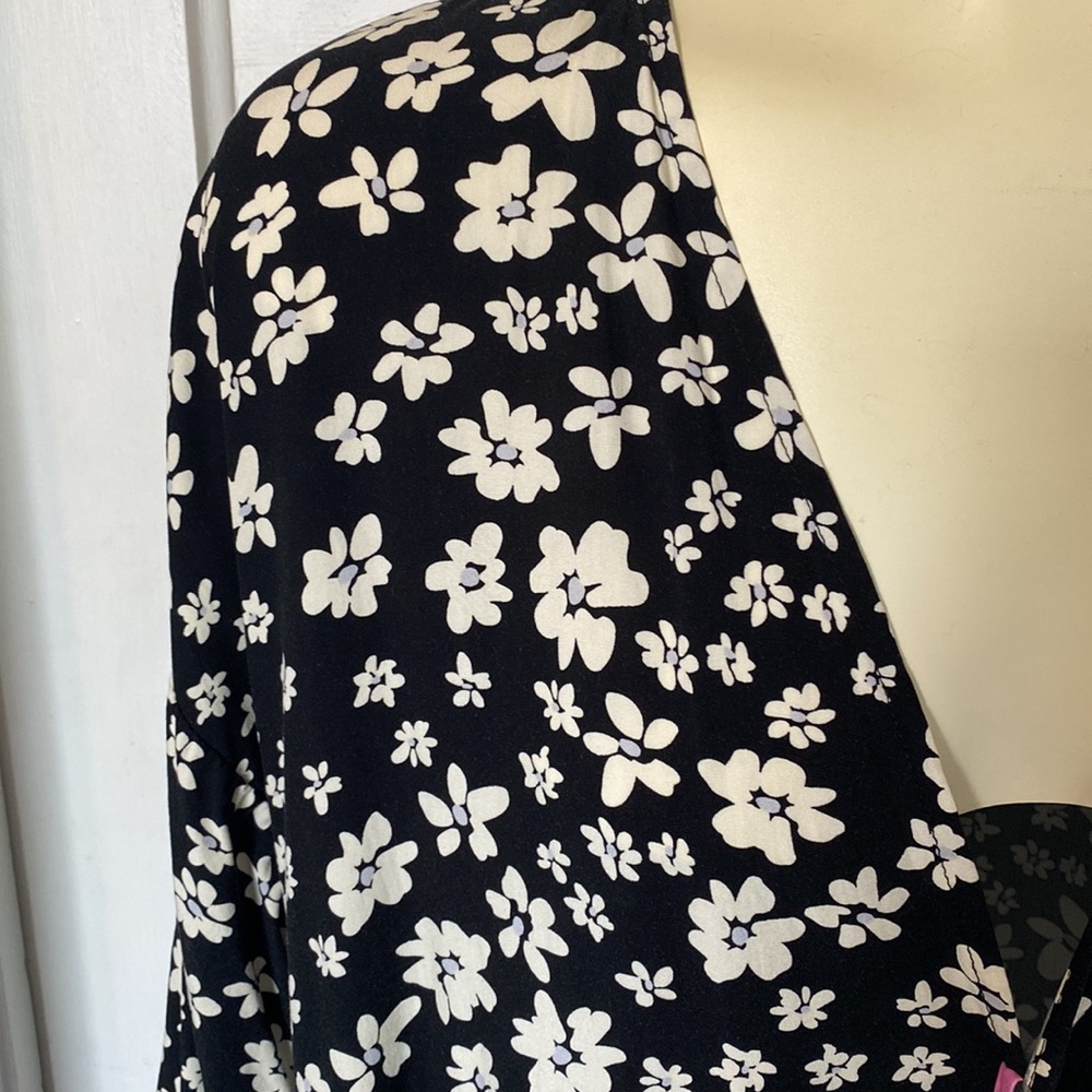 Maurice black and white floral kimono topper size 1X - Picture 3 of 6